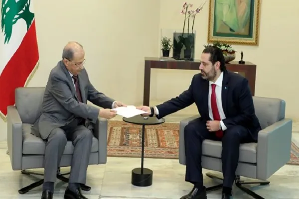 الرئيس اللبناني يقبل استقالة الحريري ويطلب من الحكومة تصريف الأعمال