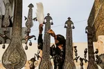 مراسم سنتی شال و پر کردن علم تاریخی طیب
