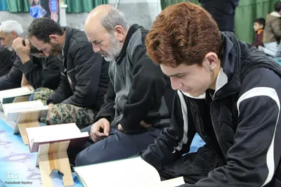 کرسی تلاوت قرآن در روستای آورزمان ملایر