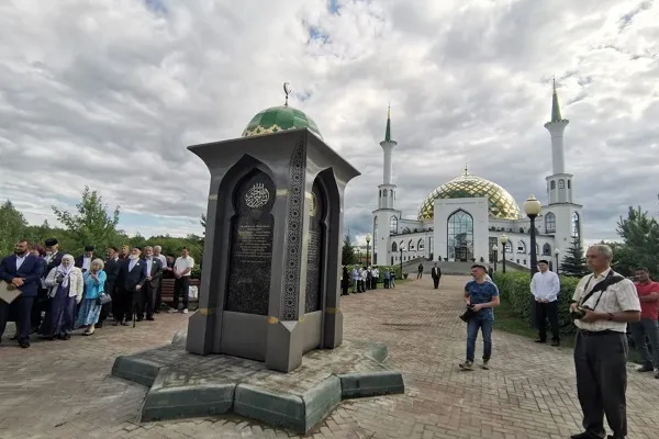 В Кемерово открыли стеллу в честь 1100-летия принятия ислама Волжской Булгарией