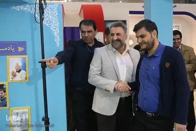 حشمت اله فلاحت پیشه نماینده مجلس در غرفه ایکنا 