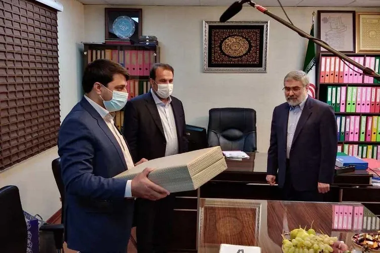 تجلیل از پدر معنوی 63 هزار نفر از ایتام كشور