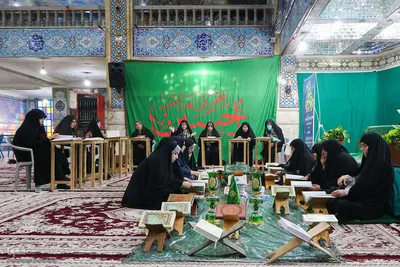 محفل جزءخوانی و تفسیر قرآن در امامزاده محسن اصفهان