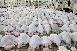جشن شکوفایی (تکلیف) دانش آموزان دختر تبریز