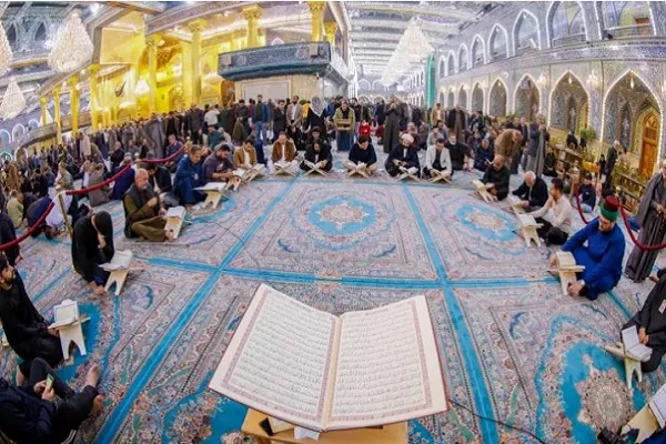 آموزش صحیح‌خوانی قرآن به زائران در حرم حضرت عباس(ع) + عکس