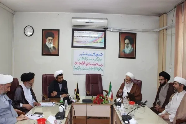 آنطور که باید به علوم انسانی نپرداخته‌ایم