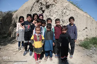 توزیع بسته های غذایی هم نمک میان اتباع خارجی نیازمند در روستای «سلمان آباد» کهریزک
