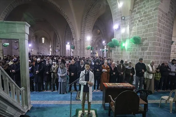 أوقاف غزة تقرر اغلاق جميع المساجد لمدة أسبوعين