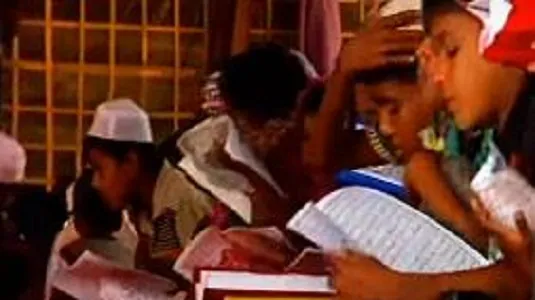কুরআনের প্রতি আকর্ষণ কমেনি রোহিঙ্গাদের