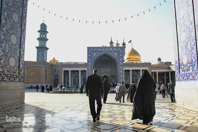 Fitr-Festgebet im Heiligen Schrein von Fatima Masuma (sa.) verrichtet
