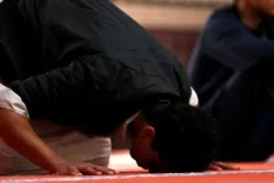 Fermeture de la mosquée d'Allonnes : « Pourquoi l'État n’est pas intervenu plus tôt ? », s'interroge la mairie