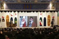Nicht-iranische Pilger bei der Neujahrsansprache des Obersten Führers der islamischen Revolution im Razawi-Heiligtum zahlreich erschienen