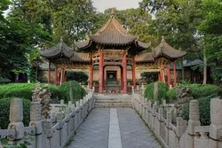 Große Moschee von Xian: Der gesamte Koran auf Holzwände der Moschee eingraviert + Video