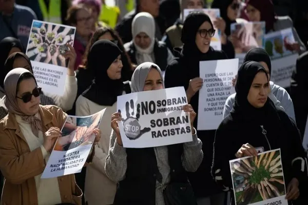 İspanya’da başörtüsü karşıtı propaganda artıyor