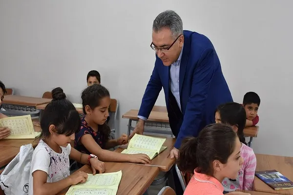 Yetim çocuklar Kur'an-ı Kerim öğreniyor