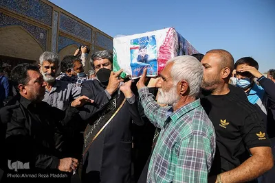 خاکسپاری پیکر مطهر ۶ شهید حمله تروریستی در حرم شاهچراغ(ع)