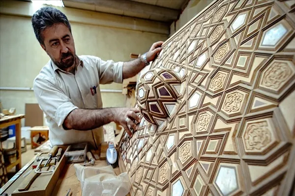 آثار هنرمند ترکیه‌ای؛ زینت‌بخش مساجد جهان
