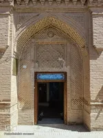 آثار تاریخی حسینه امام رضا(مدرسه شوكتيه) و منزل مرحوم پردلی با قدمتی 120 سال
