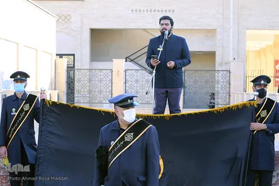 اهتزاز پرچم متبرک به نام امام حسین (ع) در بین الحرمین شیراز‎‎‎‎