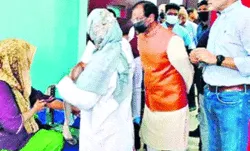 হায়দরাবাদের মসজিদে অসহায় বৃদ্ধদের আশ্রয় দান