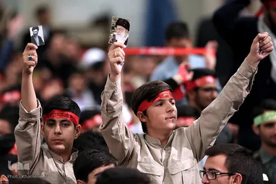 دیدار دانش‌آموزان و دانشجویان با رهبر انقلاب