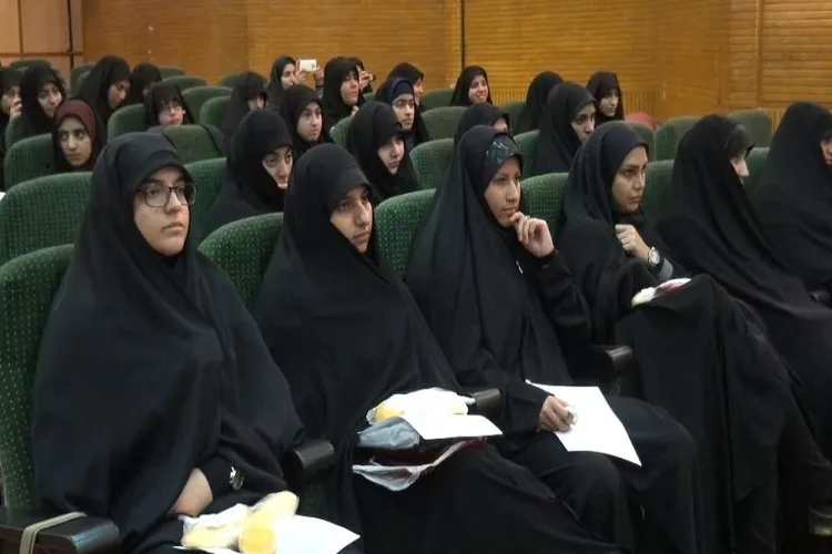 طلاب نقش تربیتی و تحولی خود را در عرصه آموزش و پژوهش ایفا کنند