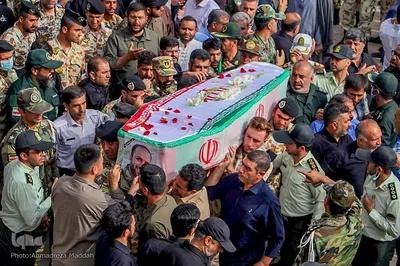 مراسم تشییع پیکر سروان چترباز شهید «رضا کریمی» در شیراز