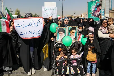 راهپیمایی و گردهمایی «بانوان فاطمی» در شیراز