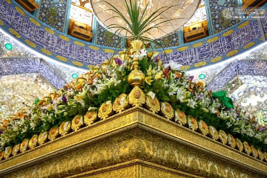 المؤمنون يحيون ذكرى ولادة الأقمار المحمدية (ع) في النجف