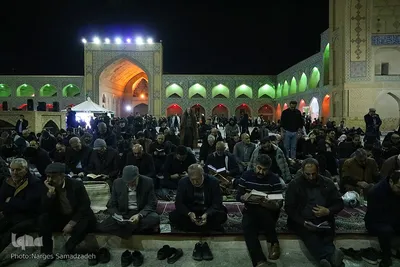 احیای شب نوزدهم ماه رمضان در مسجد جامع اصفهان