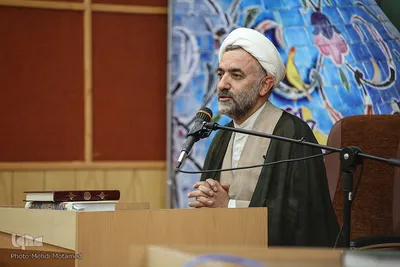 محفل انس با قرآن با حضور استاندار و فعالین قرآنی در قزوین
