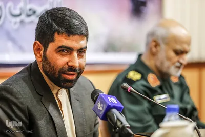 نشست صميمي فرمانده سپاه فجر شیراز با اصحاب رسانه