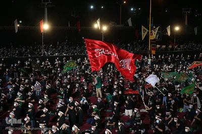 عزاداری شب تاسوعای حسینی هیات «ریحانة الحسین(ع)» با مداحی سیدمجید بنی فاطمه در پارک ارم تهران