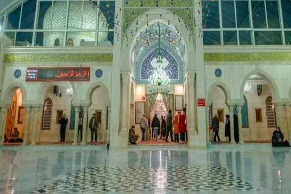 د حضرت رقیّه په سپيڅلي حرم کې د تحریر الشام دلې پلاوی داحترام لپاره حاضر شوی