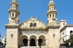 Fatwa Keharaman Menunaikan Salat di Masjid-masjid Aljazair Bagi Penderita Corona