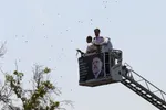Millionen Menschen bei Trauerfeier für Märtyrer Ayatollah Raisi und seine Gefährte