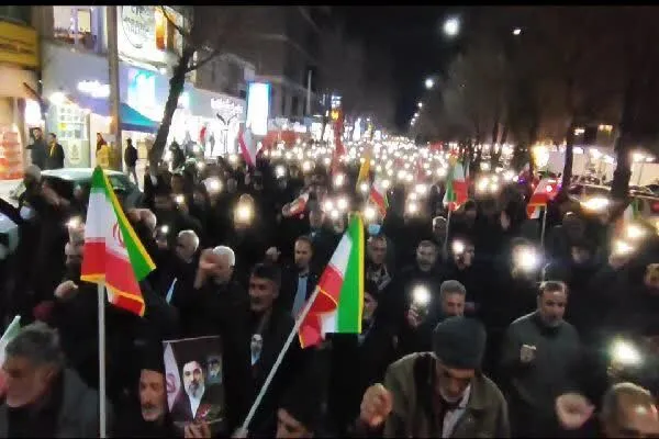 تجمع بزرگ مردمی در شهرکرد برگزار شد