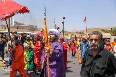 دسته عزاداری روز عاشورا در همدان‎