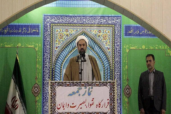 جامعه ایمانی باید در برابر توطئه‌های دشمن هوشیار باشد