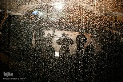 نگاهی به اجراهای خیابانی تاتر فجر