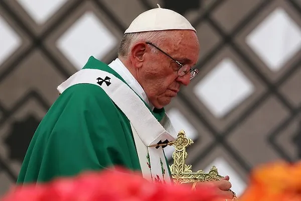 ABD'de Papa Franciscus'a güven azaldı