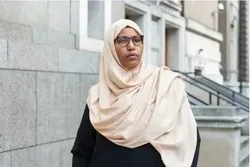 La souffrance du racisme et des inégalités en Angleterre, selon la première maire voilée