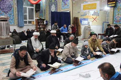 محفل انس با قرآن کریم به مناسبت فرارسیدن دهه فجر در ملایر