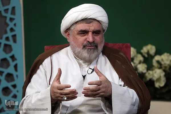 ضرورت توجه به علم کلام و  استدلال برای مقابله با فرقه‌گرایی