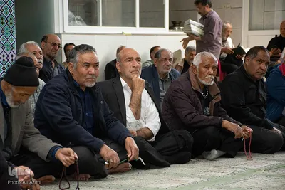 کرسی تلاوت قرآن یادبود سردار شهید زاهدی در اصفهان