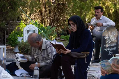 قرائت دعای عرفه در باغ رضوان اصفهان