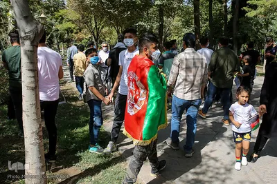 تجمع افغانستانی‌های مقیم مشهد در مقابل کنسولگری پاکستان
