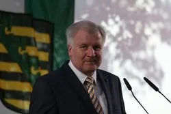 Offener Brief eines Muslims an Innenminister Seehofer: Ändern Sie den Verfassungsschutzbericht!