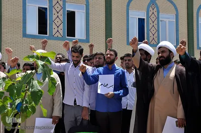 آتش زدن برجام درحوزه علمیه رضویه بیرجند