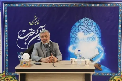آموزش آداب و اسرار نماز در نمایشگاه قرآن تبریز